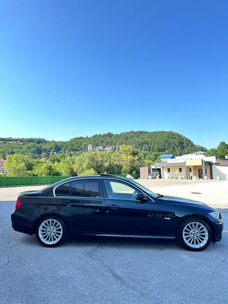 BMW 318 D/NAV/ŠIBER/XENON