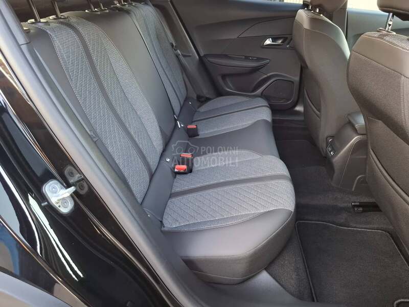 Peugeot 2008 1.2 AUT/NAV/360