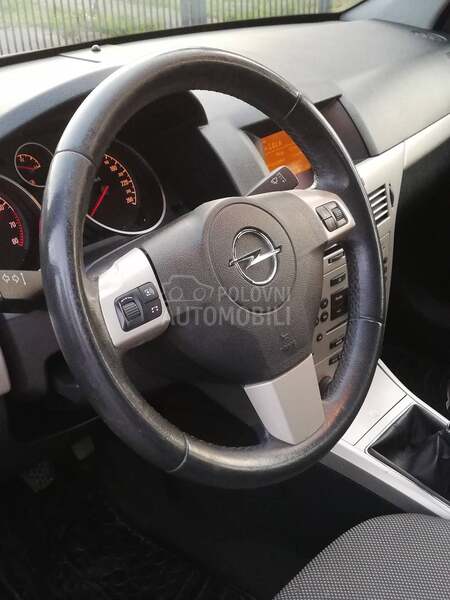 Opel Astra H 