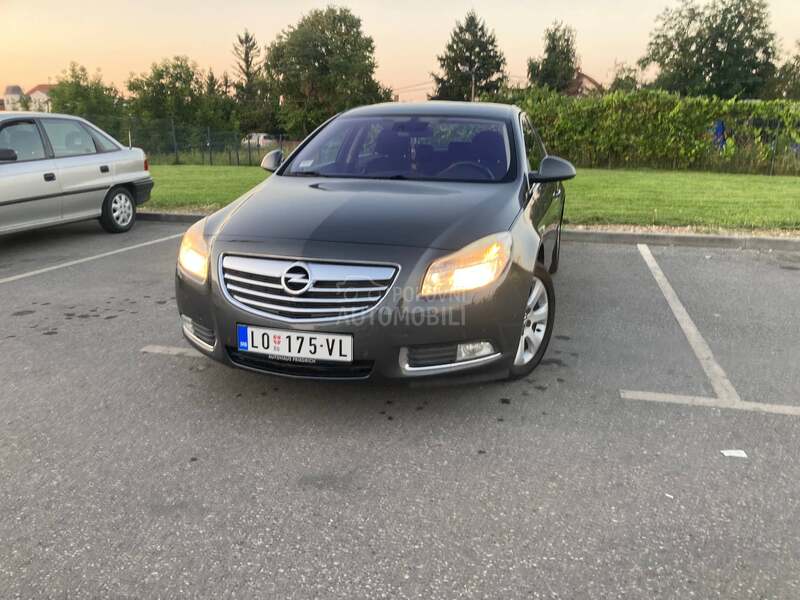 Opel Insignia 1.8