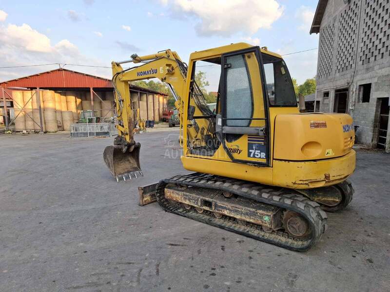 Komatsu PC 75