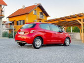 Peugeot 208 103.107 K M  T O P