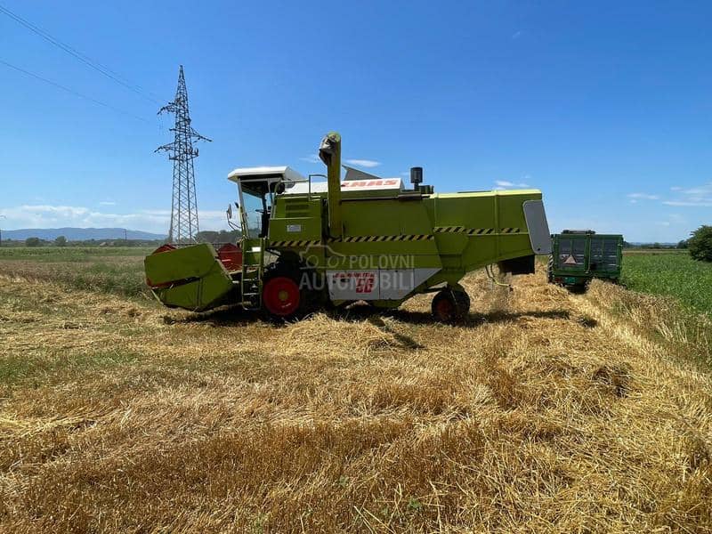 Claas Dominator 56