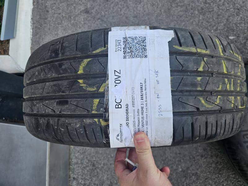 Hankook 215/55 R17 Letnja