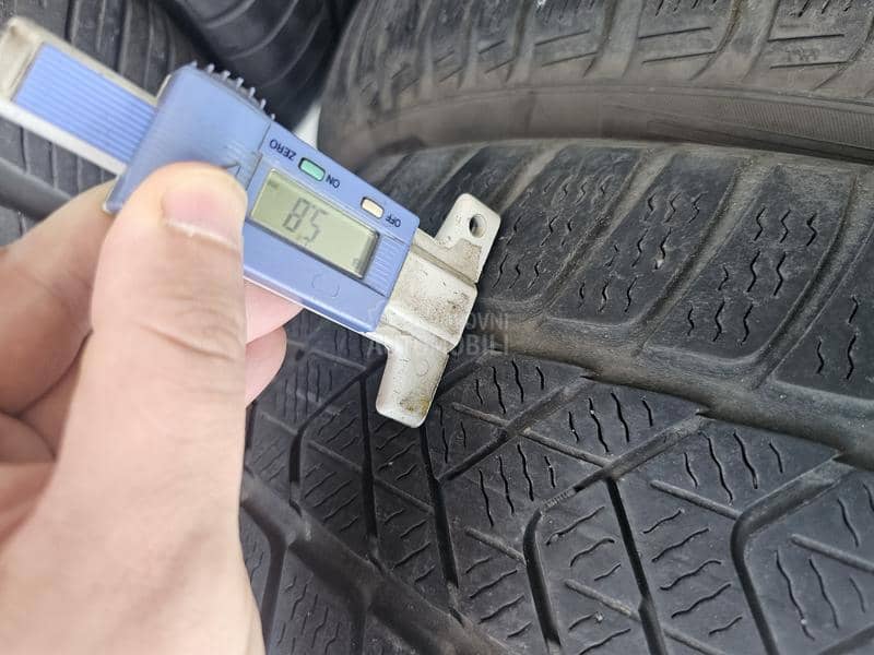 Pirelli 225/55 R17 Zimska