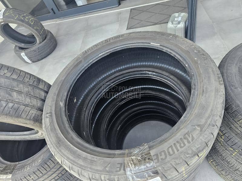 Bridgestone 225/45 R19 Letnja