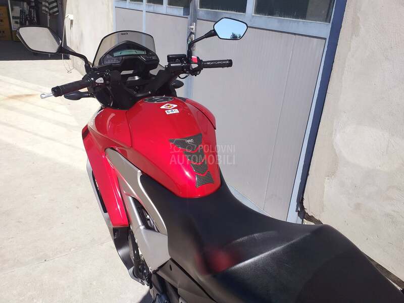 Honda VFR 800 X CrossRunner