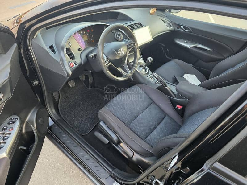 Honda Civic 1.4i 5DR Svajc