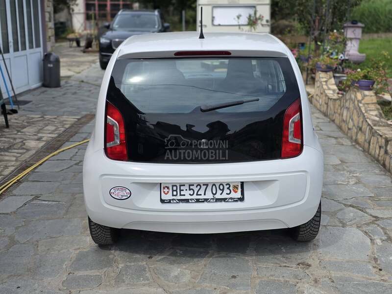 Volkswagen up! 1.0i 109k Svajc