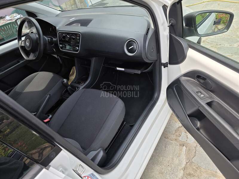Volkswagen up! 1.0i 109k Svajc