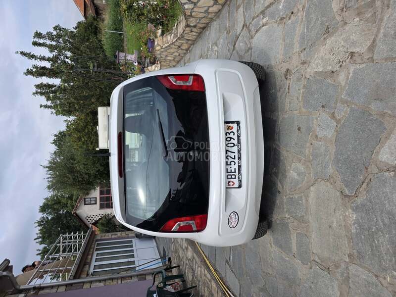 Volkswagen up! 1.0i 109k Svajc