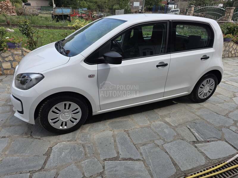 Volkswagen up! 1.0i 109k Svajc
