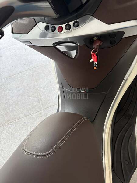 Piaggio x10