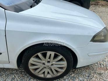 Krilo desno belo DV369 za Renault Laguna od 2000. do 2007. god.