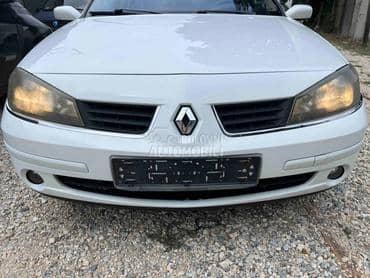 Branik prednji beli DV369 za Renault Laguna od 2005. do 2007. god.