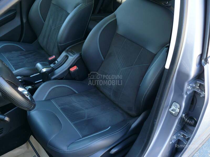 Peugeot 2008 1.2 CROSSWAY/PANO