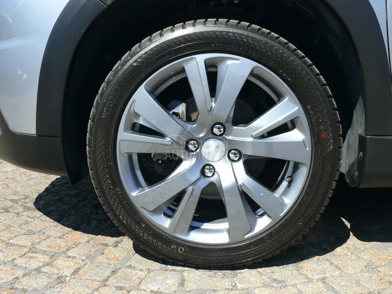 Peugeot 2008 1.2 CROSSWAY/PANO