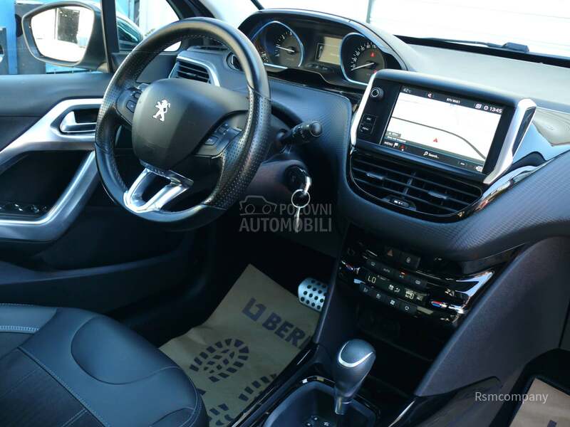 Peugeot 2008 1.2 CROSSWAY/PANO