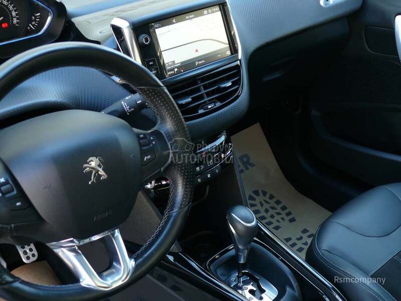 Peugeot 2008 1.2 CROSSWAY/PANO
