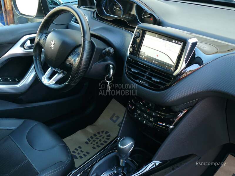 Peugeot 2008 1.2 CROSSWAY/PANO