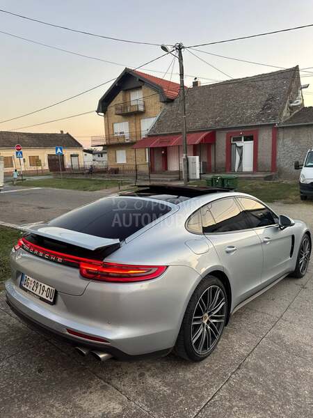 Porsche Panamera 4s executive