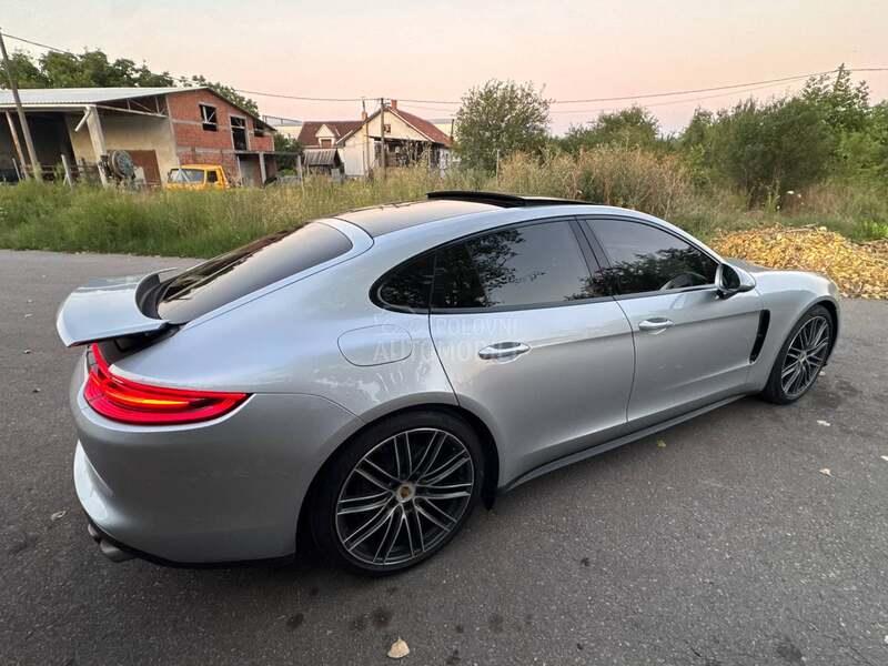 Porsche Panamera 4s executive