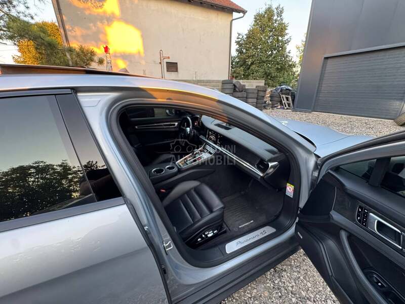 Porsche Panamera 4s executive