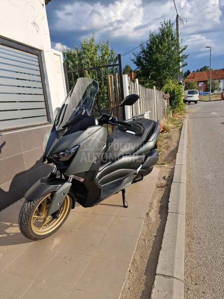 Yamaha Xmax
