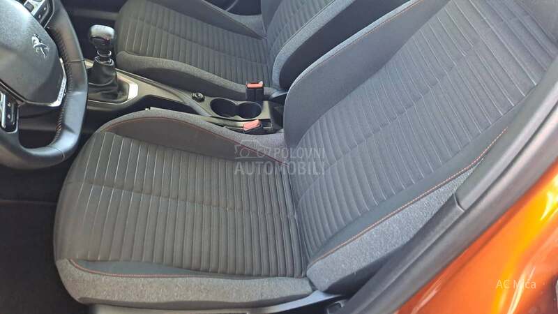 Peugeot 2008 1.2 NAV LED 79000