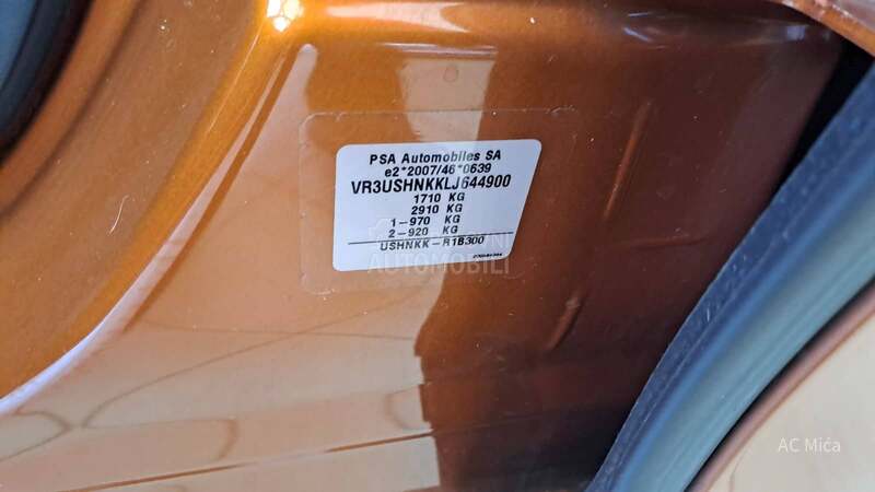 Peugeot 2008 1.2 NAV LED 79000