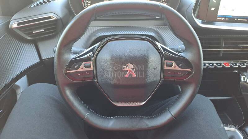 Peugeot 2008 1.2 NAV LED 79000