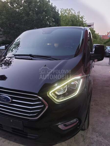 Ford Tourneo Custom 