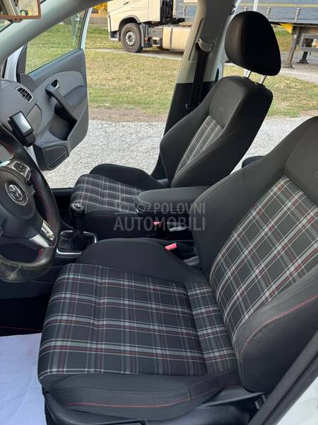 Volkswagen Polo GTI-LOOK/0RG.K.M/