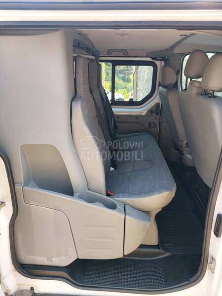 Renault Trafic dCi 115 Long 6 sedista