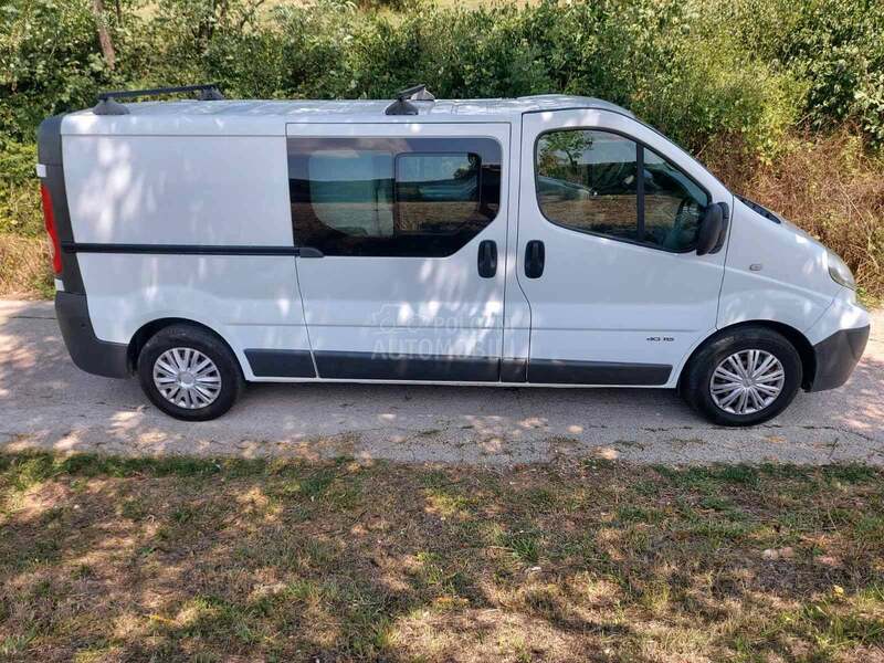 Renault Trafic dCi 115 Long 6 sedista