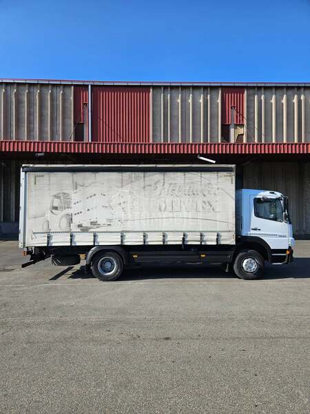 Mercedes Benz 1618