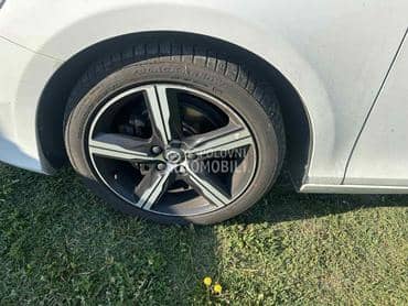 Volvo V40 -  kompletan auto u delovima