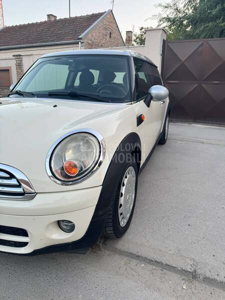 MINI Clubman D