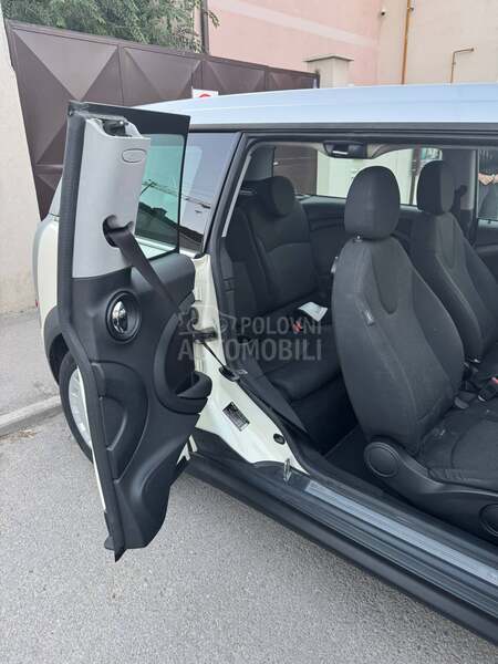 MINI Clubman D
