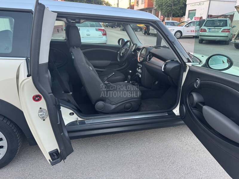 MINI Clubman D