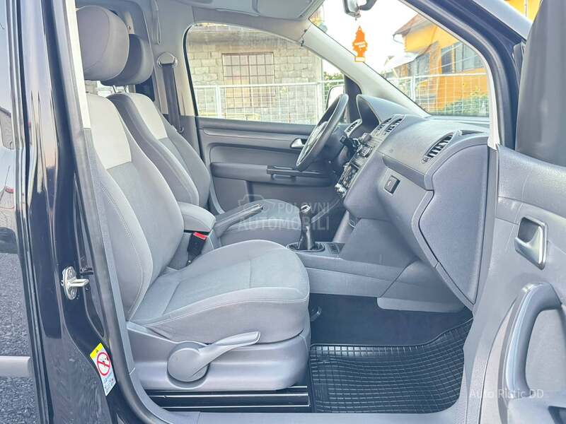 Volkswagen Caddy MAXI 7 SED NA-VI T0P