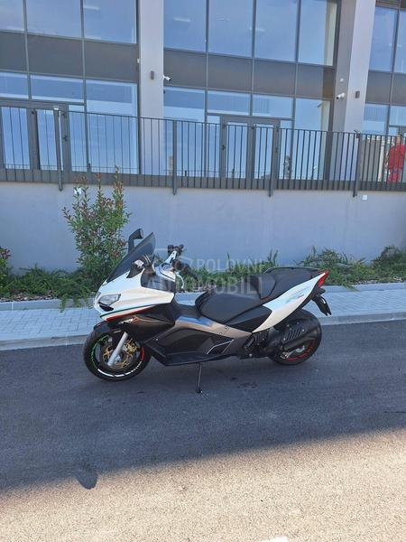 Aprilia SRV 850