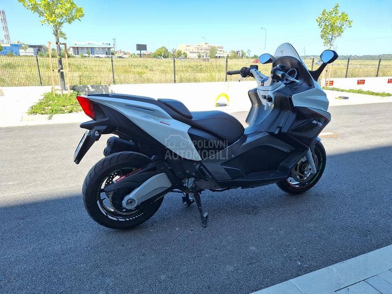 Aprilia SRV 850