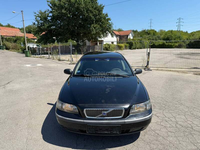 Volvo V70 