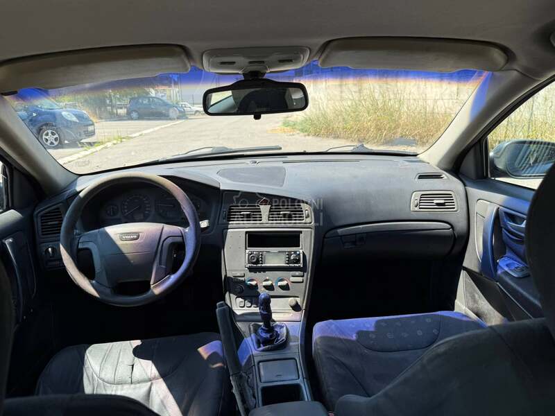 Volvo V70 