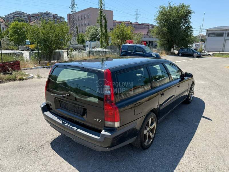 Volvo V70 