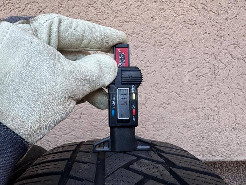 Continental 215/65 R17 Zimska