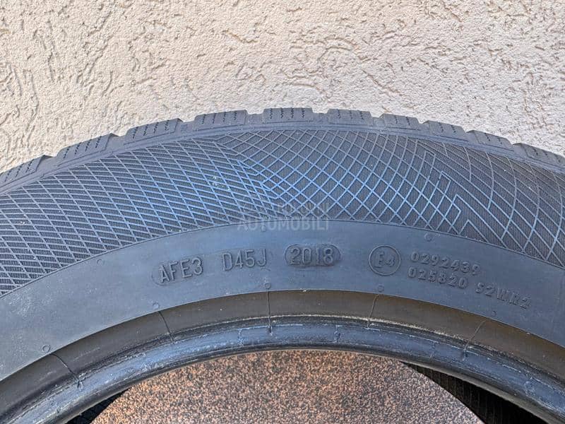 Continental 215/65 R17 Zimska