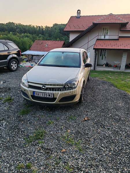 Opel Astra H 