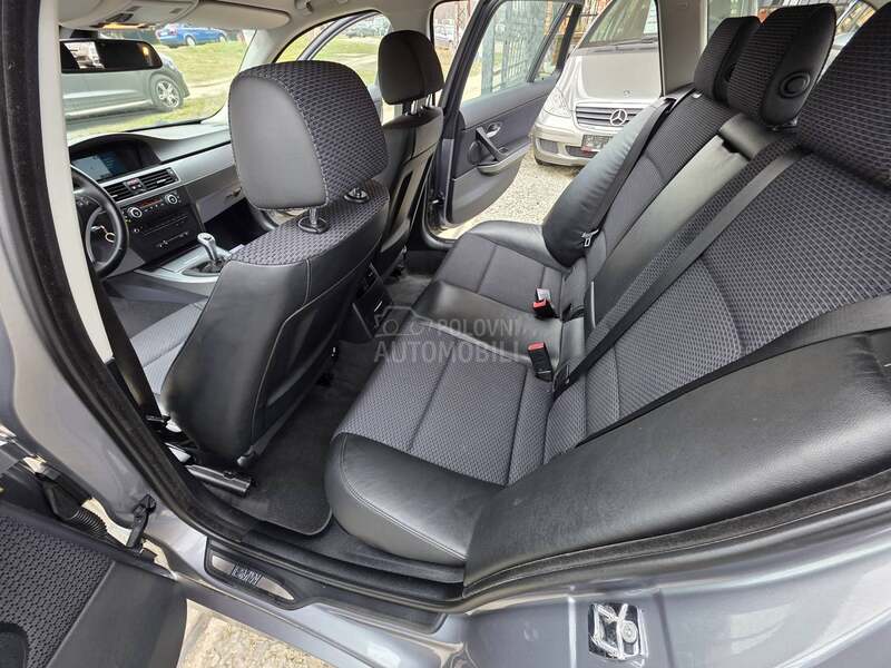 BMW 318 D    N.A.V.I
